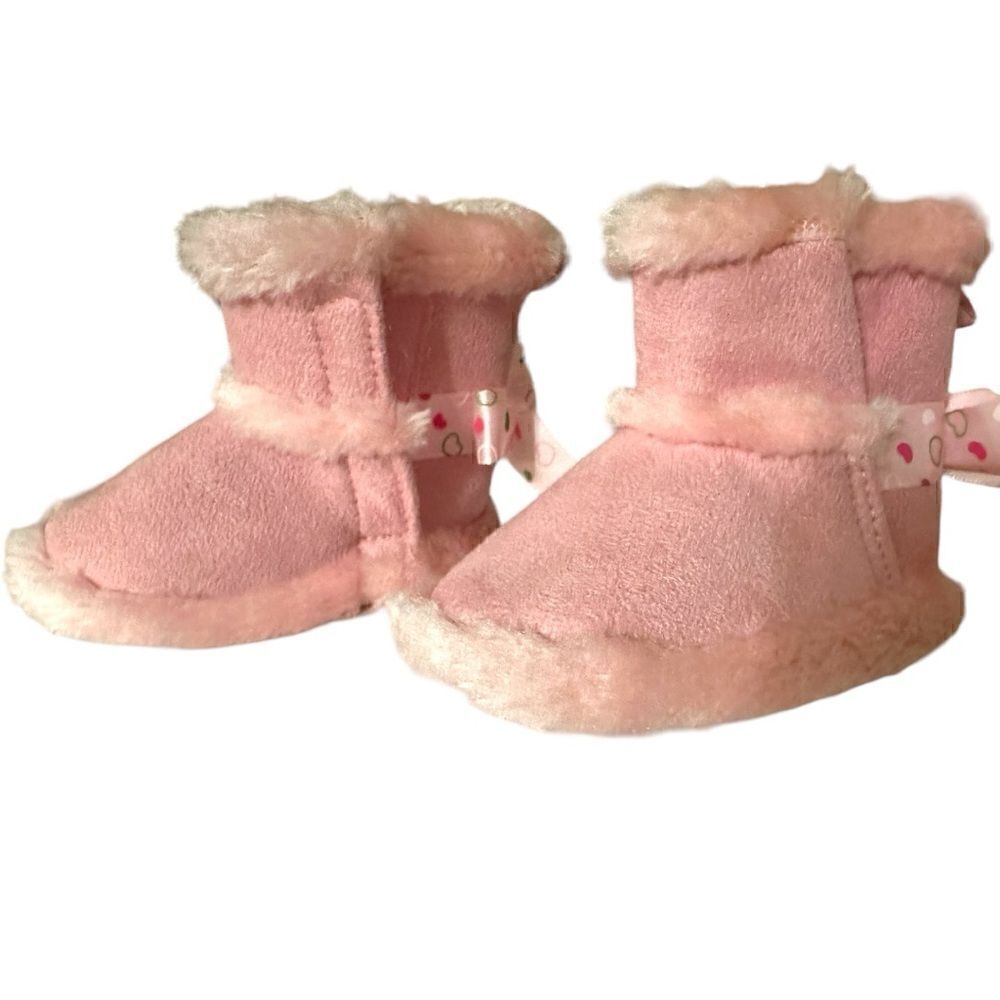 NEW pink fur boots for CUTE GIRLS SIZE 4-6 months